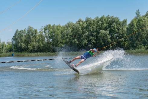 Фотография с сайта Magnetic Wake Park